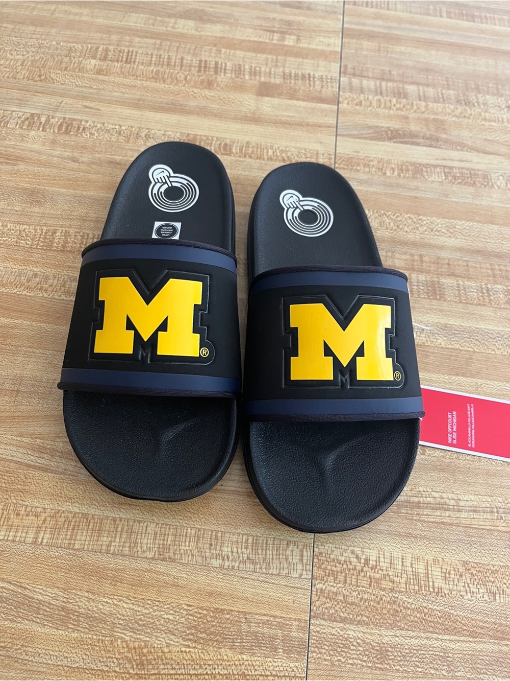 Nike UMich Michigan Offcourt Slides men’s 7